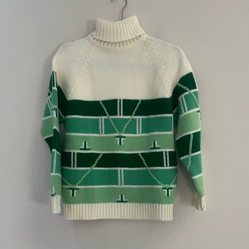 Vintage Acrylicic fiber woman’s green ivory 100% virgin wool kni  sweater